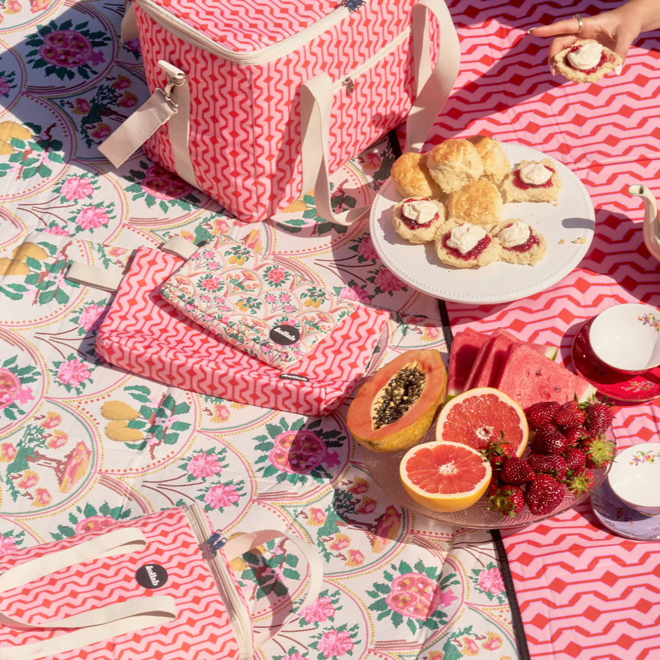 Wine Cooler Bag - Cherry Zig Zag