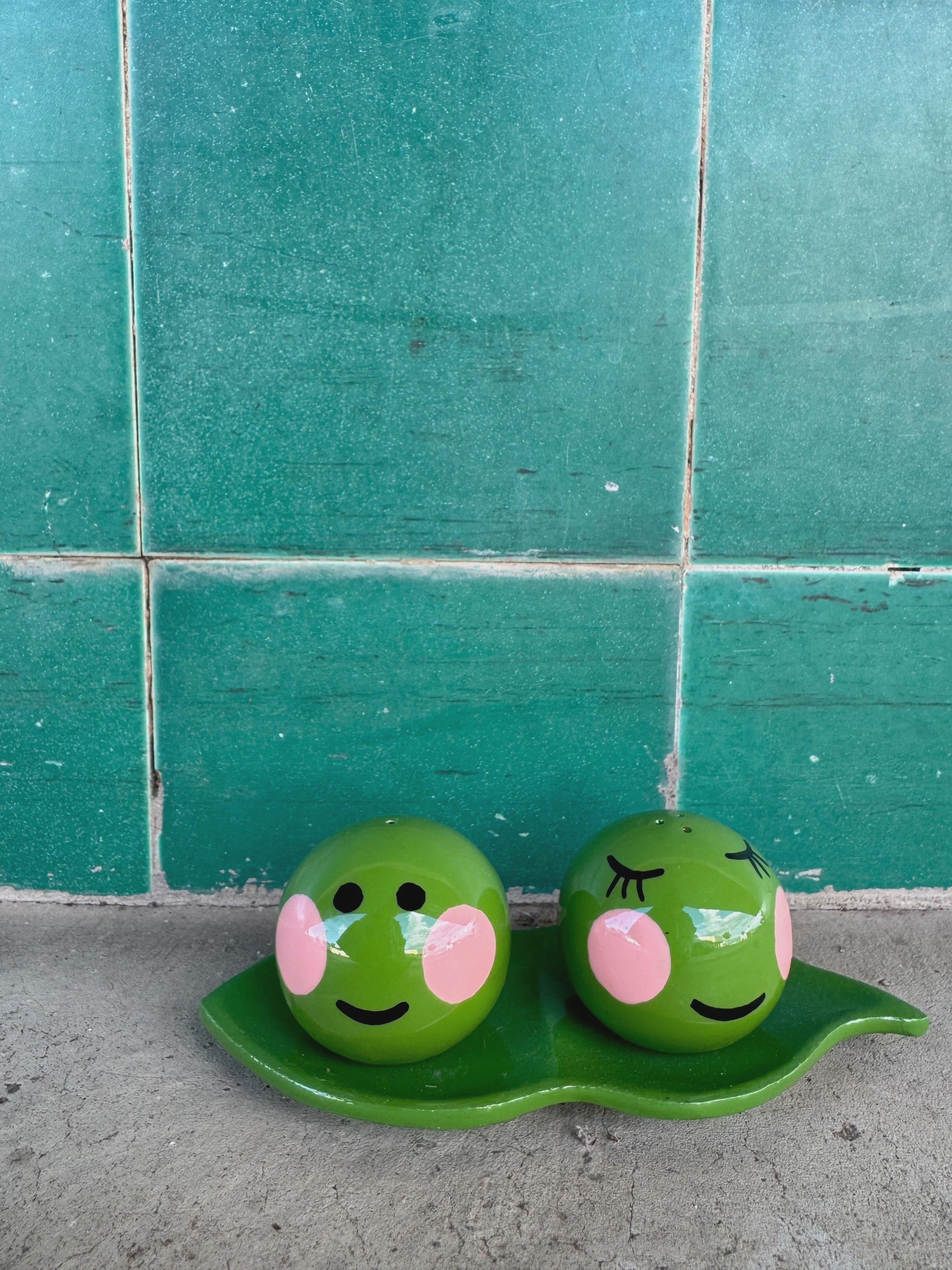 Peas in a Pod Salt and Pepper Set