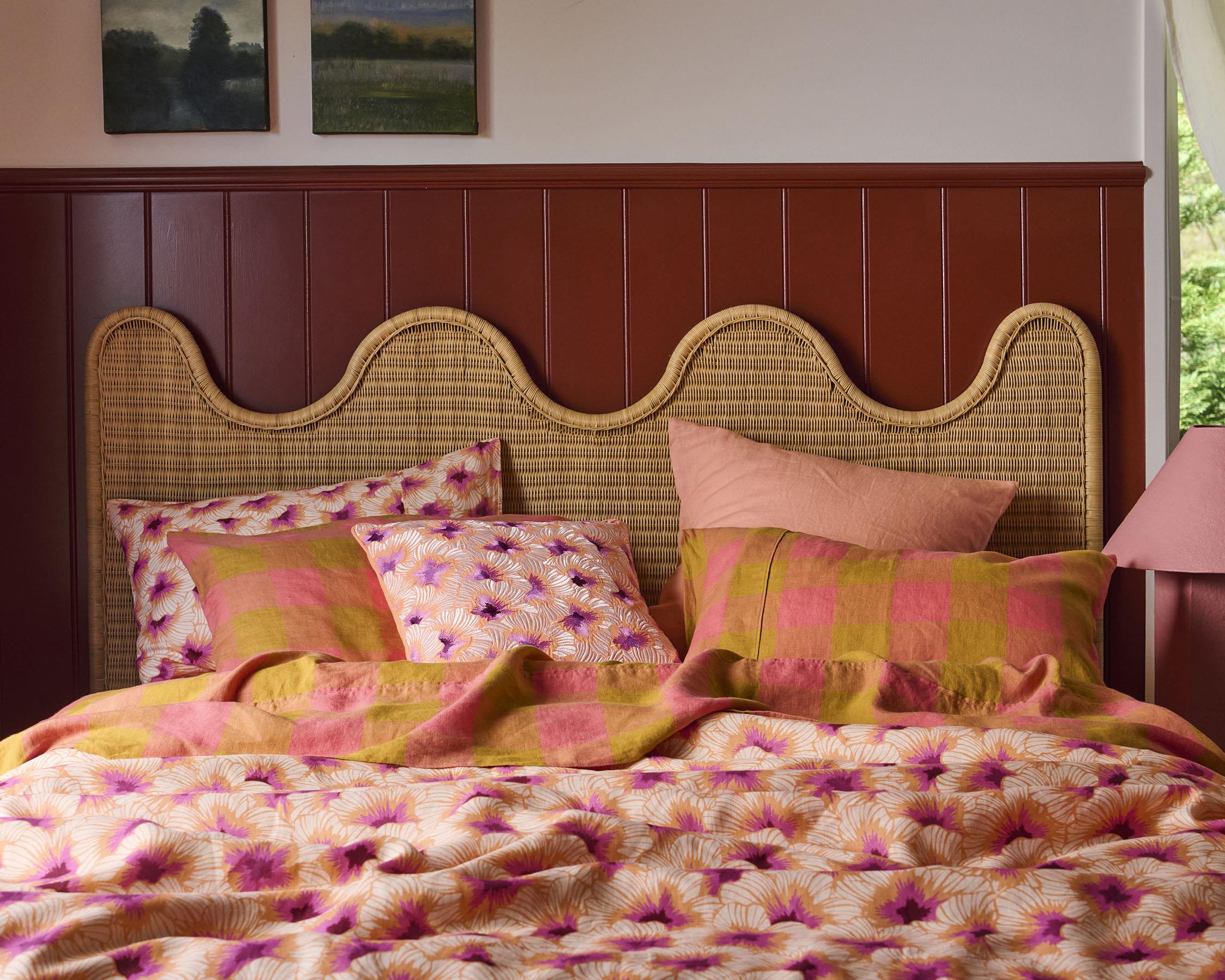 Linen Quilt Cover - Hibiscus Peach