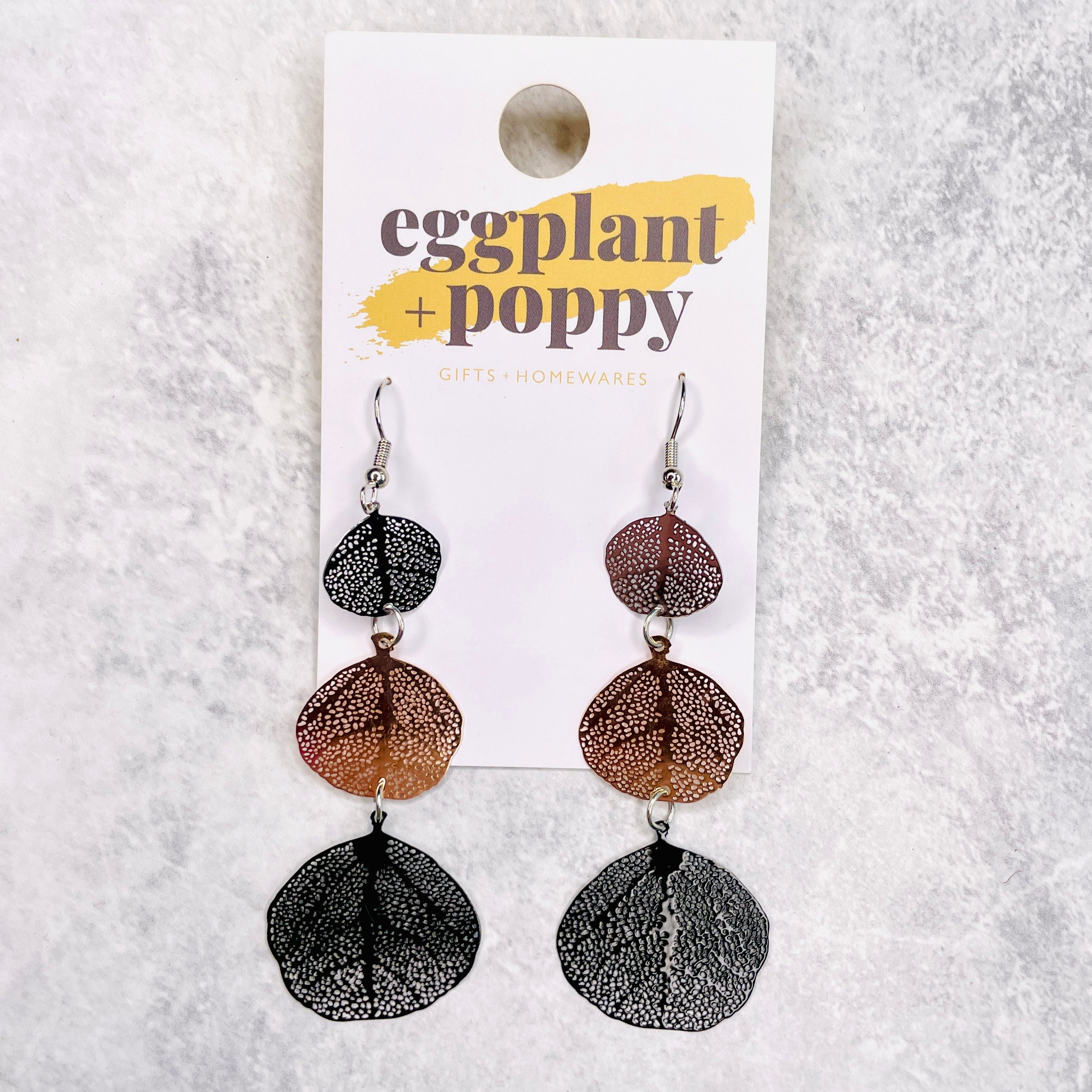 Dainty leaf Earrings