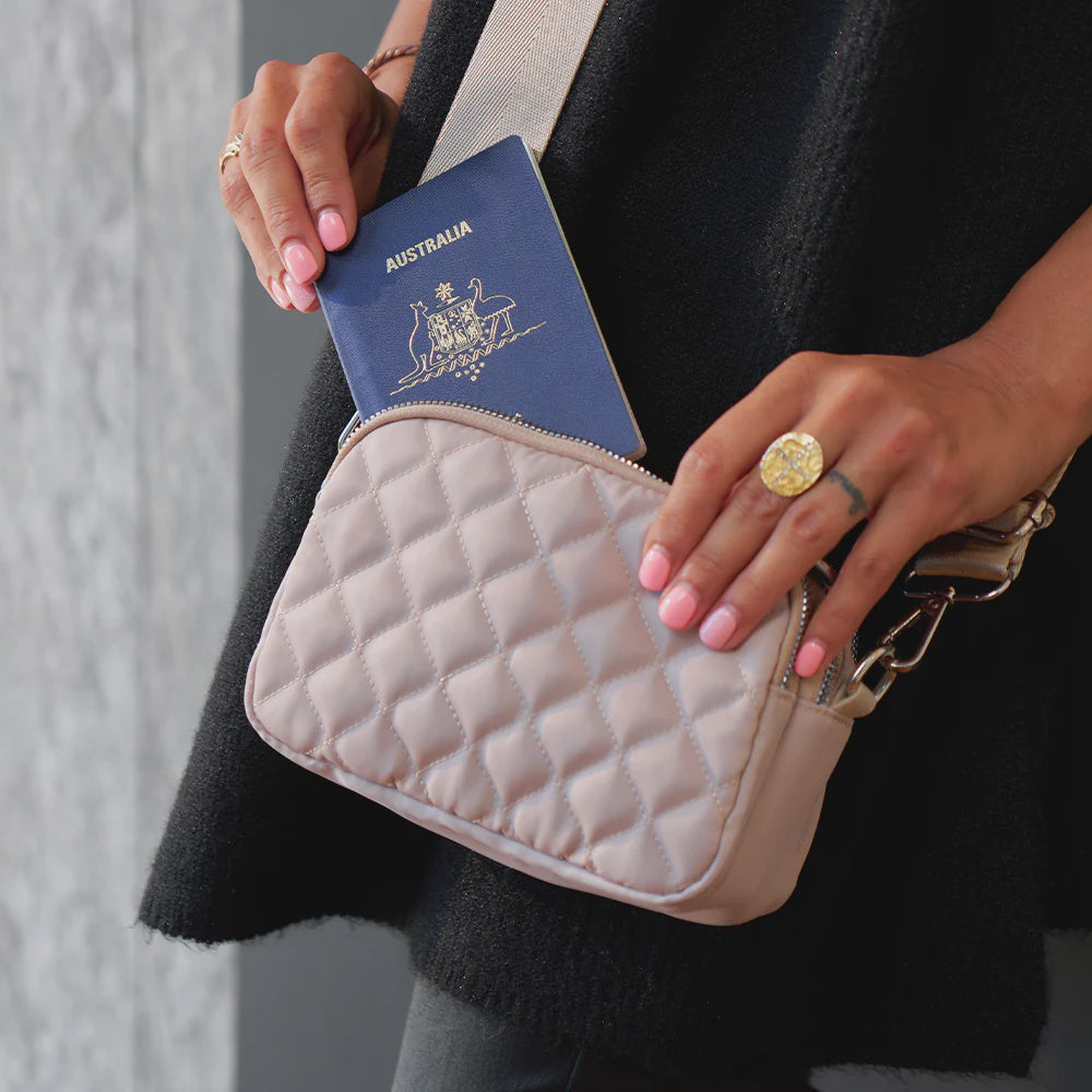 Quilted Travel 3 Zip Bag - Oyster