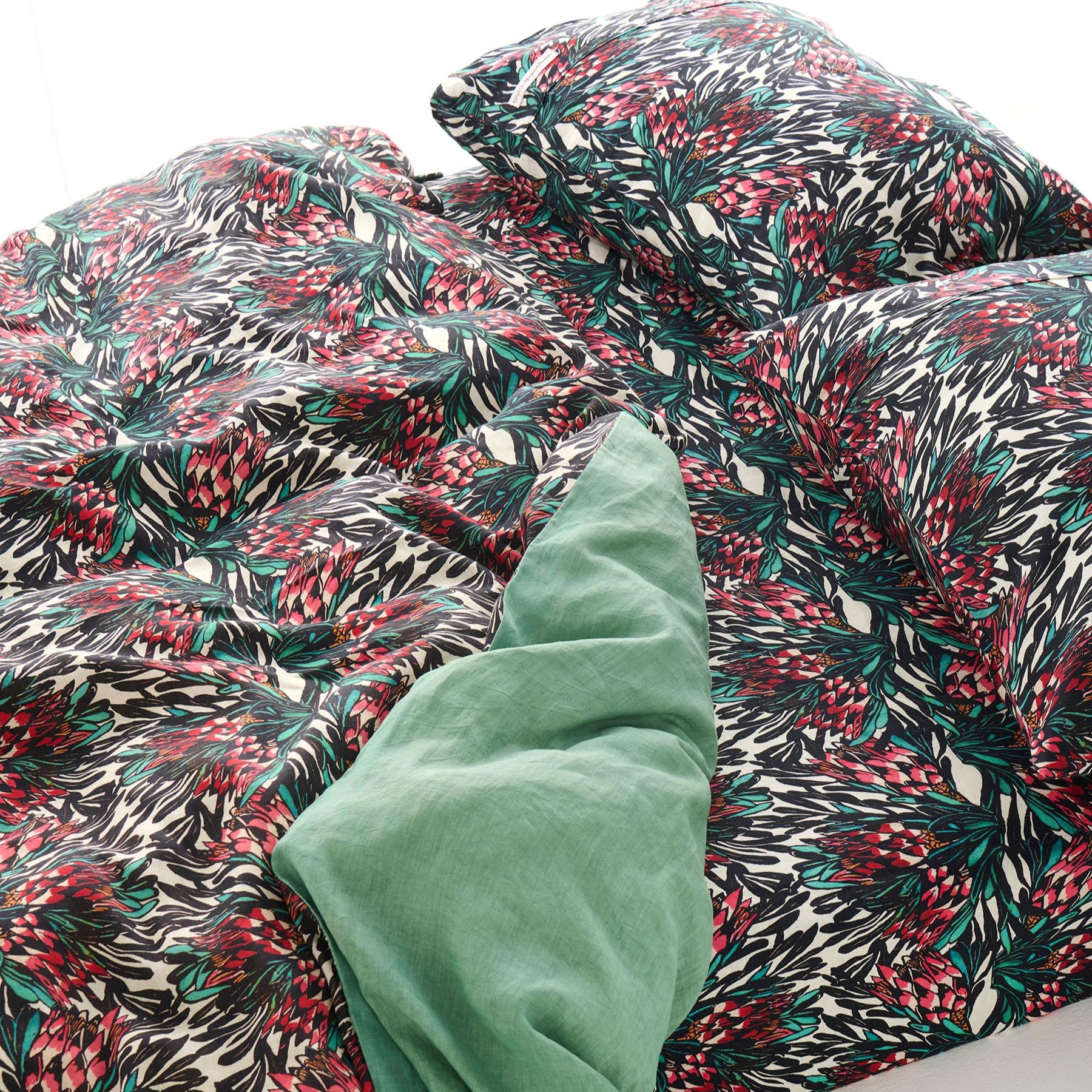 Margaret Preston Linen Pillowcases - Protea Party 2P