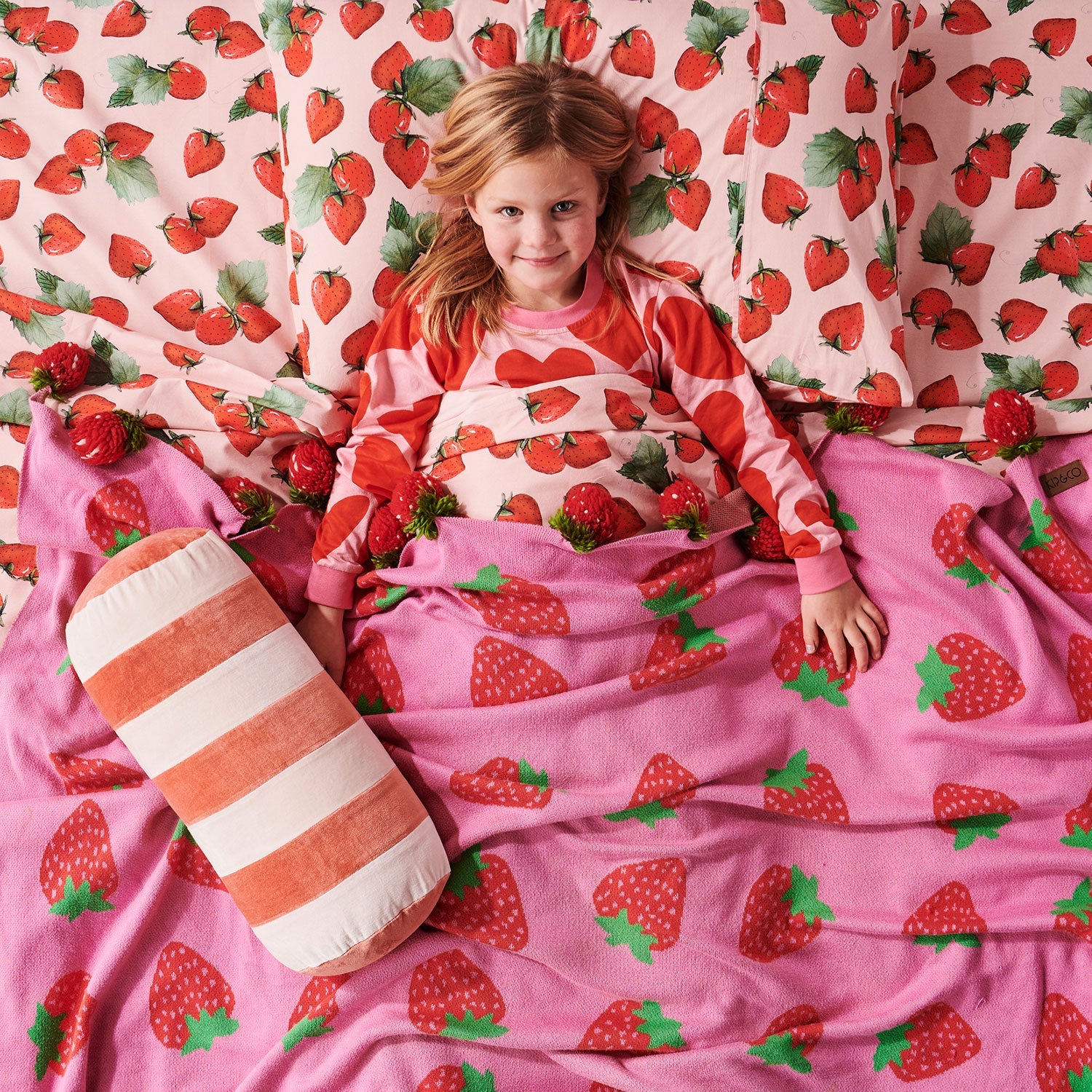 Knitted Blanket - Strawberry Delight
