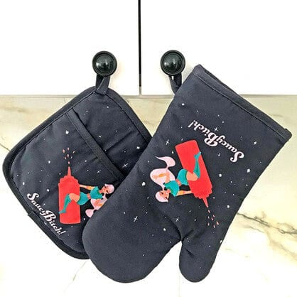 Oven Mitt & Pot Holder Set - Saucy Bitch